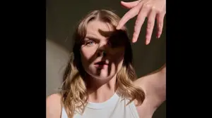 DEPARTURE Träd1 AV OCH MED KAJSA HALLDÉN